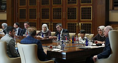 Cumhurbaşkanı Erdoğan, Kahramanmaraş'taki okul saldırısında hayatını kaybeden öğrencilerin ailelerini kabul etti