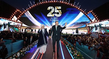 Cumhurbaşkanı Erdoğan: Türkiye'yi küllerinden yeniden inşa ettik, istikbalini de inşa edeceğiz