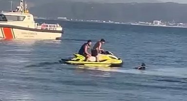 Denizde boğulma tehlikesi geçirdi