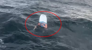 Denizde can pazarı; SUP board tahtası ile açığa sürüklenen baba ile kızı 5 saat sonra kurtarıldı