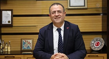 Derince Belediye Başkanı Gökçe, CHP'den istifa edip Yeni Parti'ye katıldı