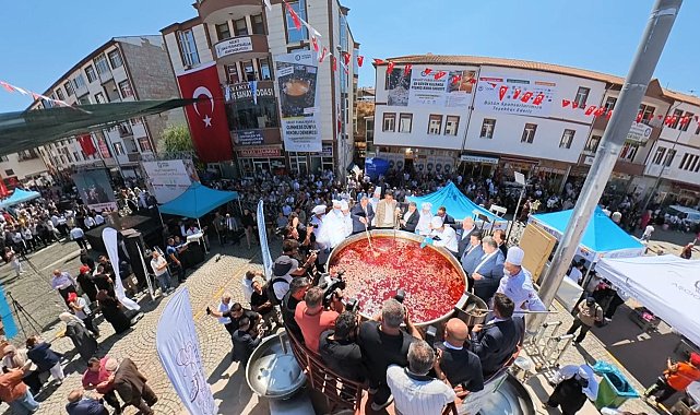 Dev kazanda hazırlanan kuru fasulye ile dünya rekoru kırıldı