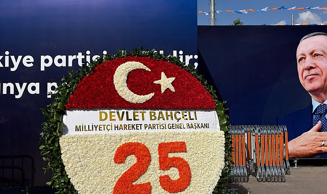 Devlet Bahçeli'den AK Parti'nin 25'inci yılına özel çelenk