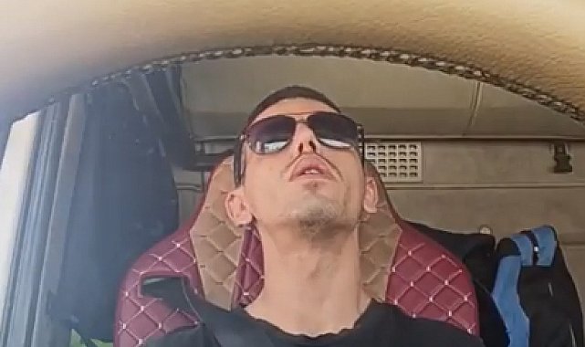 Devrilip alev alan TIR'da ölen şoför, kazadan 1 saat önce sanal medyadan canlı yayın yapmış