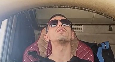 Devrilip alev alan TIR'da ölen şoför, kazadan 1 saat önce sanal medyadan canlı yayın yapmış
