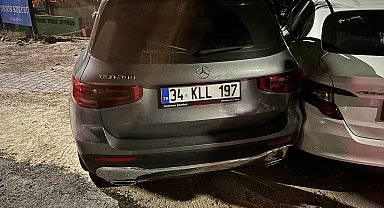 Direksiyon başında baygınlık geçiren sürücü kaza yaptı: 2 yaralı