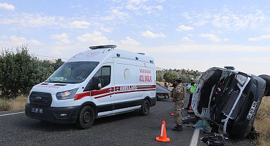 Diyarbakır'da minibüs devrildi: 3 ölü, 11 yaralı