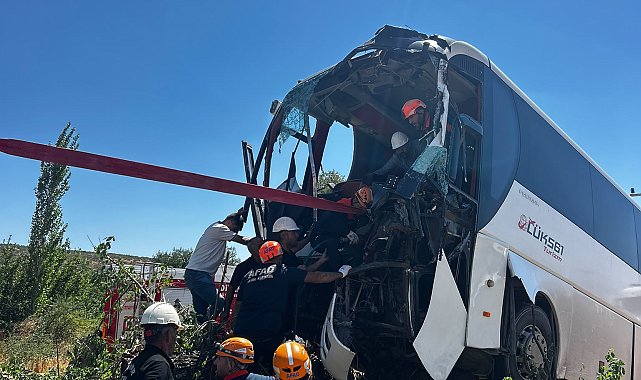 Diyarbakır'da otobüs şarampole devrildi: 2 yaralı