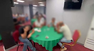 Düğün salonu görünümlü kumarhaneye polis baskını