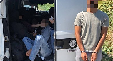 Edirne'de durdurulan araçta 12 kaçak göçmen yakalandı