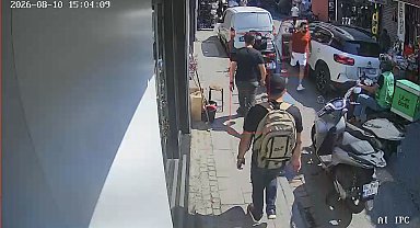 Eminönü'nde araçtan inen sürücü motokuryeye yumruk atarak saldırdı; 180 bin lira ceza kesildi