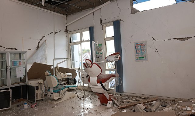 Endonezya'da 7.7 büyüklüğündeki depremde can kaybı 71'e yükseldi