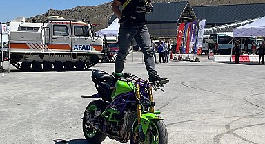 Erzincan'da 'Ergan Motofest' akrobasi şovuyla başladı