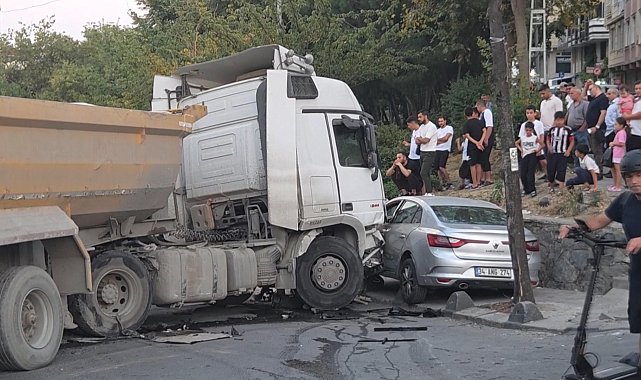Esenler'de freni boşalan hafriyat kamyonu 7 araca çarptı