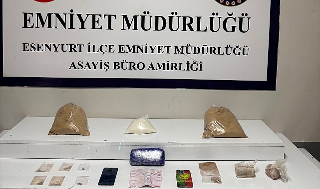Esenyurt'ta 'zula' evine operasyon: 7 kilo 470 gram uyuşturucu ele geçirildi