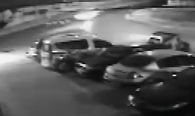 Esenyurt'ta kontrolsüz dönüş yapan taksi motosiklete çarptı: 2 yaralı