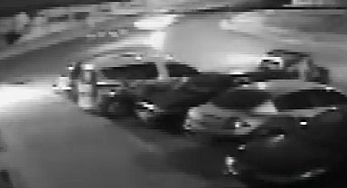 Esenyurt'ta kontrolsüz dönüş yapan taksi motosiklete çarptı: 2 yaralı