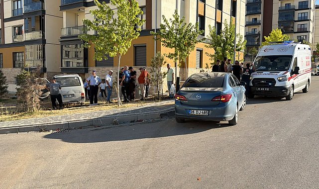 Eskişehir'de otomobille kamyonet çarpıştı; 6 yaralı