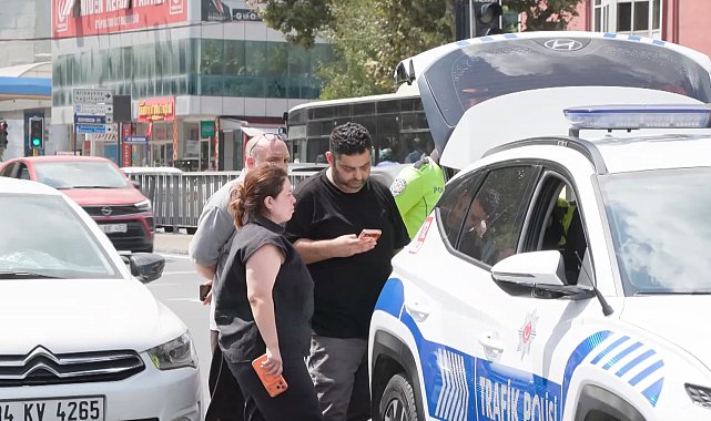 Eyüpsultan'da otomobil taksiye çarptı; kaza sonrası tartışma çıktı