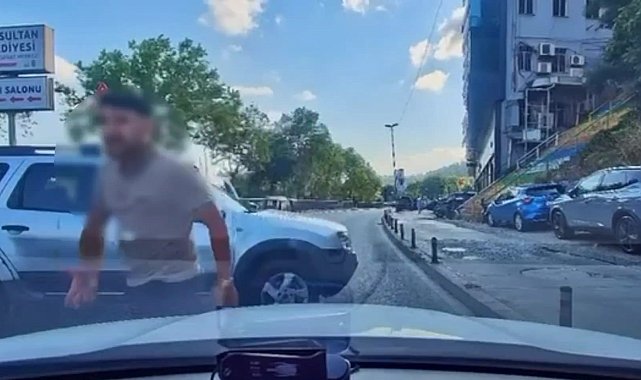 Eyüpsultan'da trafikte tartıştığı sürücünün önünü kesti: 'Canım burnumda, kafanı keserim'
