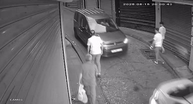 Fatih'te 'Aracı üzerime sürdün' tartışması bıçaklı kavgaya dönüştü: 1 yaralı