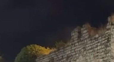 Fatih'te açık alanda alkol içenlere polis dronundan uyarı