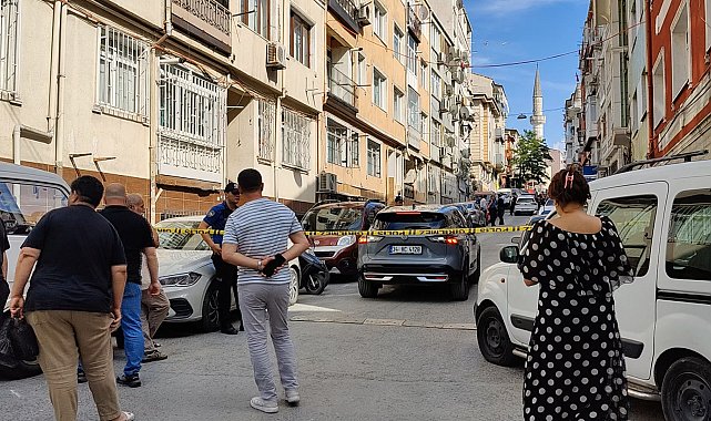 Fatih'te eşini ve kızını silahla öldüren koca intihar etti