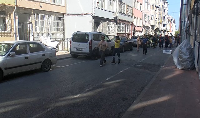Fatih'te yıkımı yapılan bina çöktü; 2 işçi yaralandı -1