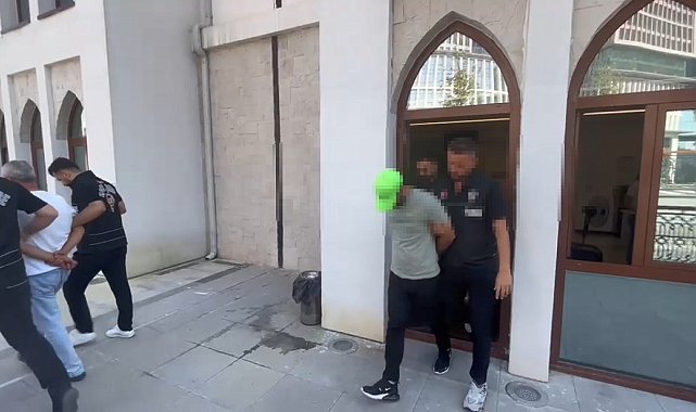 Fenerbahçe-Sturm Graz maçının biletlerini karaborsada sattıkları iddia edilen 2 şüpheli tutuklandı