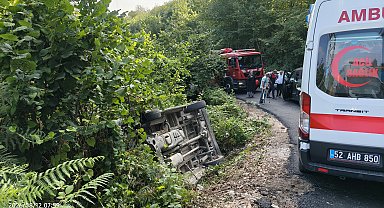 Fındık işçilerini taşıyan minibüs ile hafif ticari araç çarpıştı; 8 yaralı