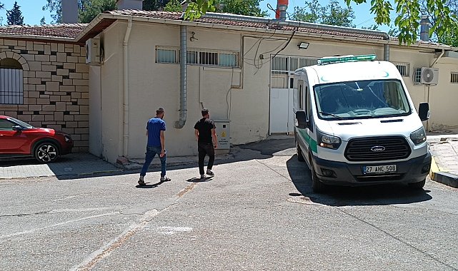 Gaziantep'te otomobiller çarpıştı: 3 ölü, 3 yaralı