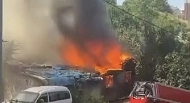 Gaziosmanpaşa'da gecekonduda çıkan yangın söndürüldü