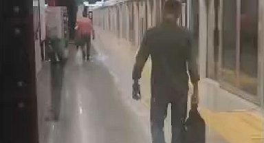 Gaziosmanpaşa'da metro durağında sigara tartışması kamerada
