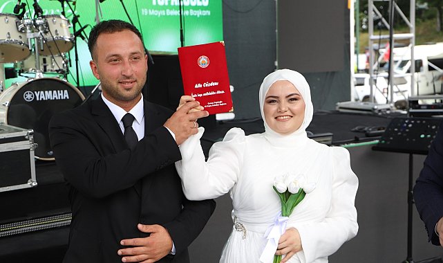 Genç çiftin nikahı Nebiyan Festivali sahnesinde kıyıldı