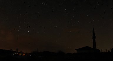 Göl kenarındaki etkinlikle Perseid meteor yağmurunu izlediler