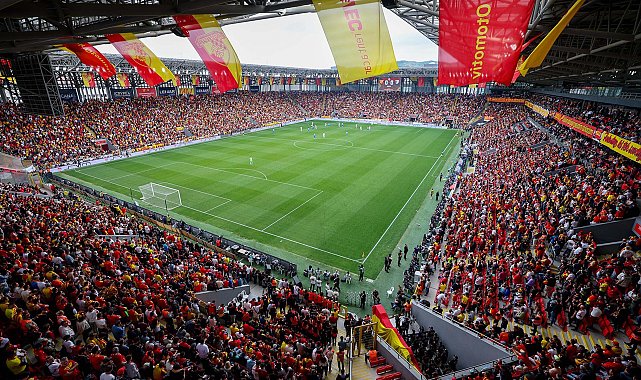 Göztepe ile Trabzonspor, İsmail Köybaşı'nın jübilesi için sahada