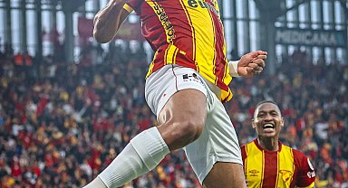 Göztepe'de Juan CSKA'nın kapısından döndü