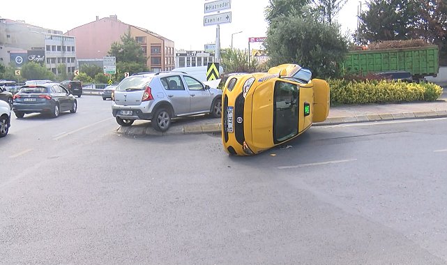 Güngören'de taksi ile otomobil çarpıştı: 2 yaralı