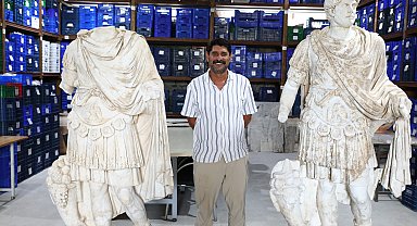 Hadrianus heykeli yeniden ayağa kaldırıldı