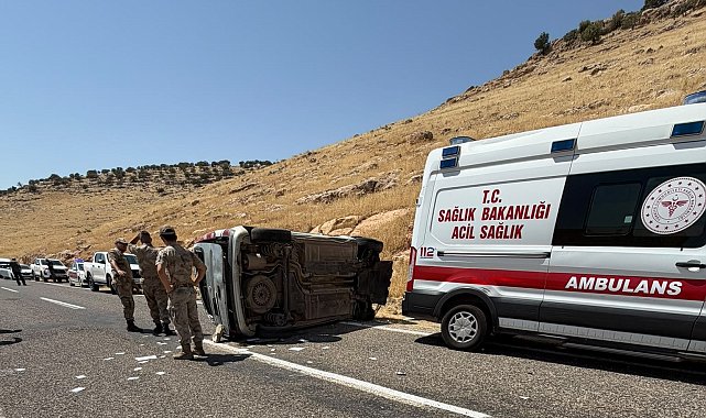 Hafif ticari araç takla attı; 2 çocuktan biri öldü diğeri yaralandı