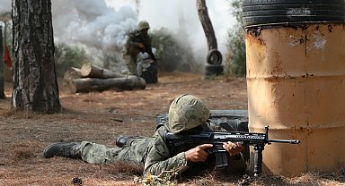 Harbiyeliler zorlu eğitimlerle göreve hazırlanıyor