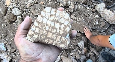 Hatay'da altyapı kazısında mozaik bulundu