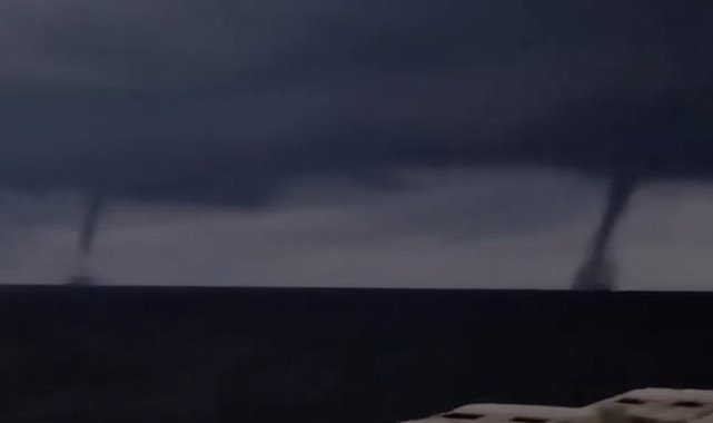 Hatay'da denizde hortum çıktı