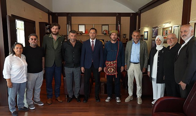 Havai fişekle evi yanan ressama Kasımpaşa Spor Kulübü'nden destek