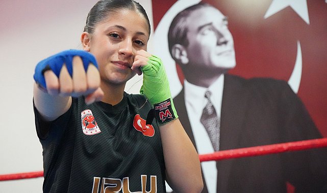 Hem çalışıp hem antrenman yapan muay thai sporcusu Ecrin, dünya şampiyonası biletini aldı