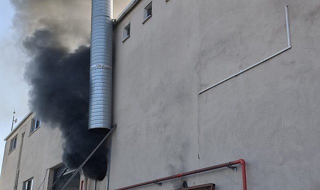 İnegöl'de fabrika yangını; 1 saatte söndürüldü