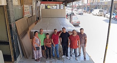 İnegöllü mobilya ustası, Almanya'daki fuar için 6 metrelik yatak üretti