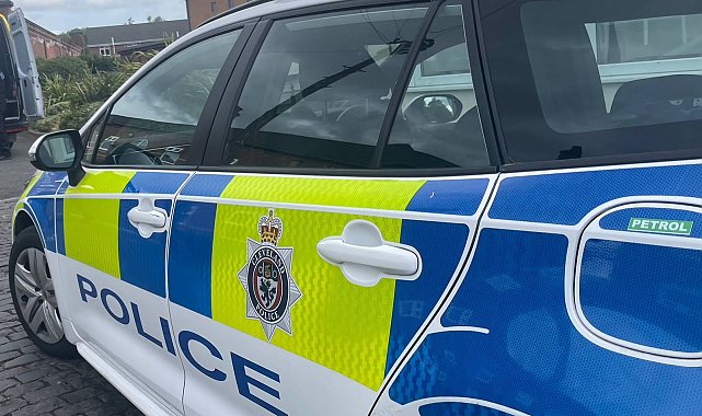 İngiltere'de otomobil, polis aracına çarptı: 7 ölü