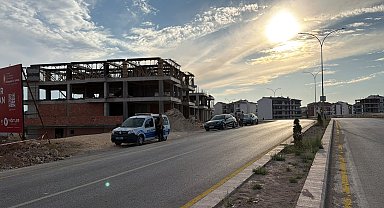 İnşaattan 3'üncü katındaki iskelesinden düşen işçi öldü