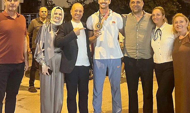 İsmail Nezir'e İzmir'de karşılama